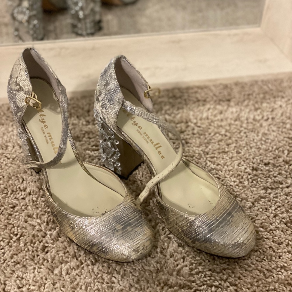 Bettye Mueller block heel bedazzled shoes size 7.5 .. designer .. worn